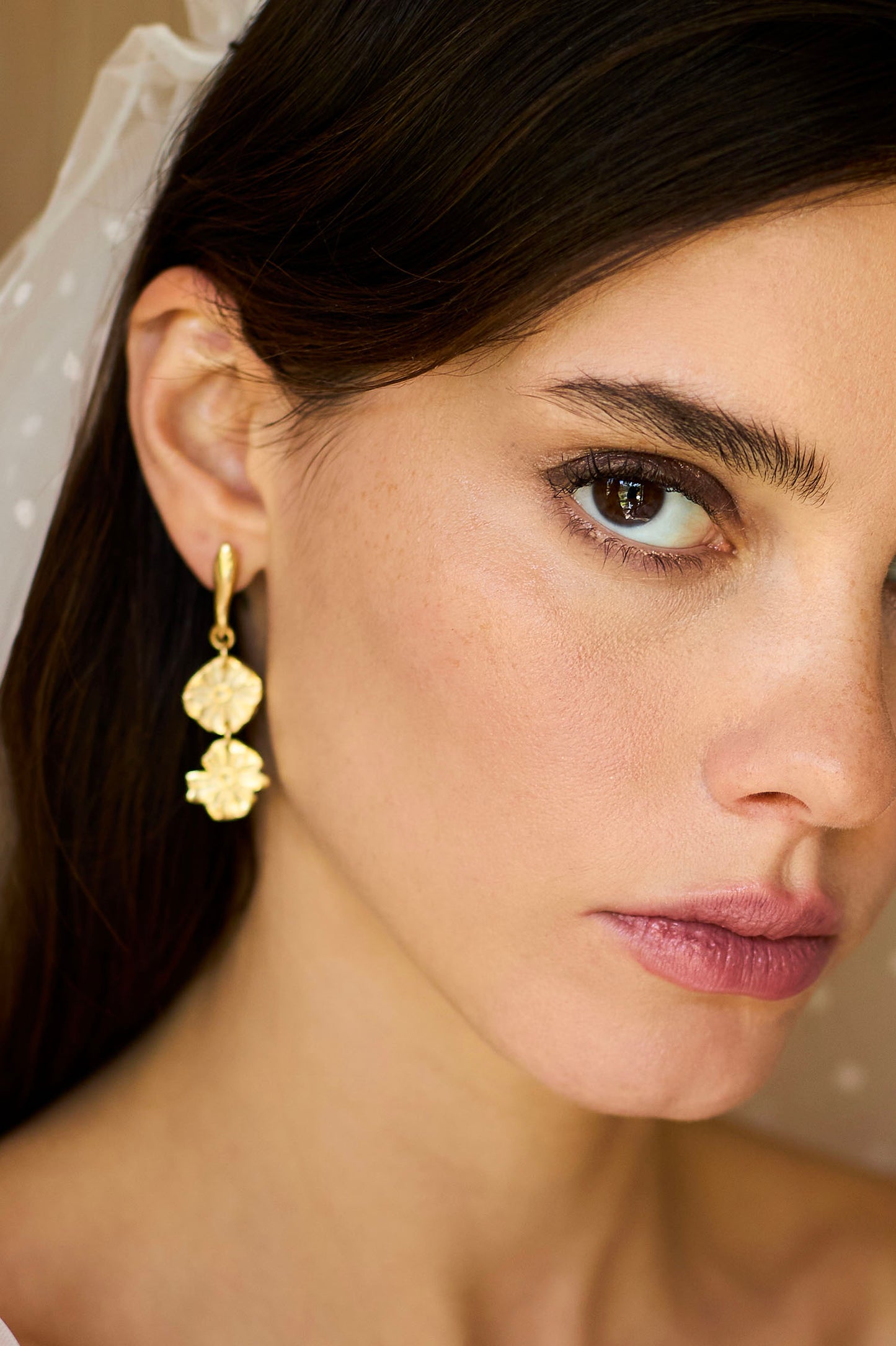 Aros dorados florales Bianca